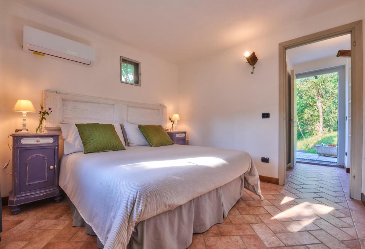 La Casetta Nel Bosco - Hot Tube And Sauna Lierna Exterior photo
